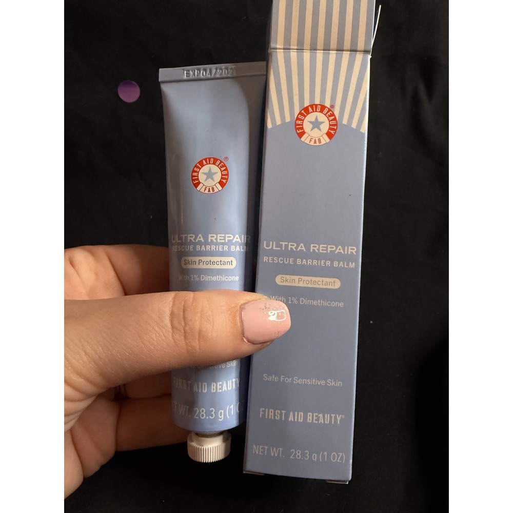 First aid beauty ULTRA REPAIR RESCUE BARRIER BALM